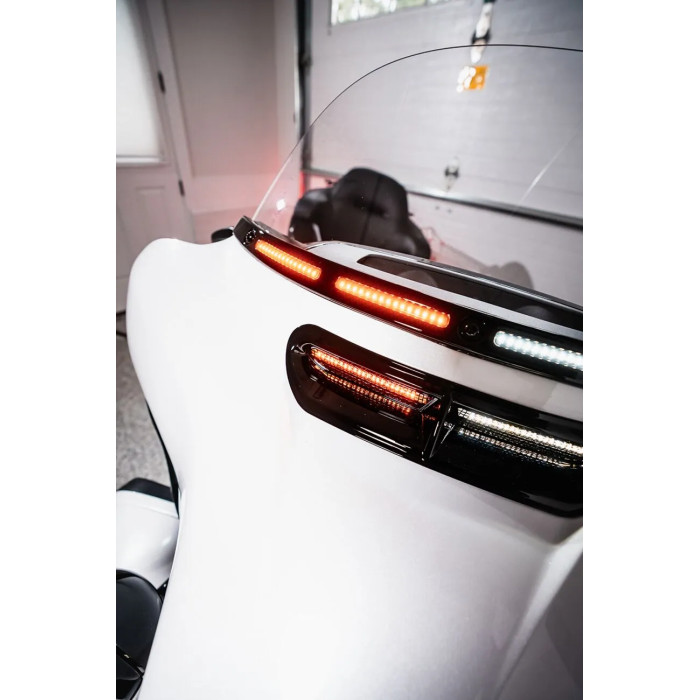 WINDSHIELD TRIM WITH AW V2 FOR