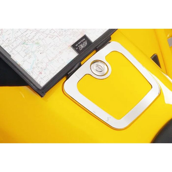 ACCENT-FUEL DOOR GL18